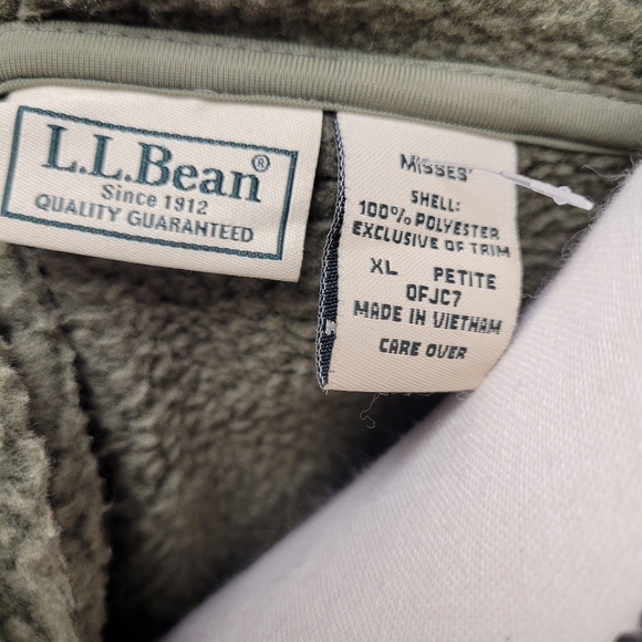 L. L. Bean Size XL Petite Green Fleece Button Up Jacket - Picture 8 of 8